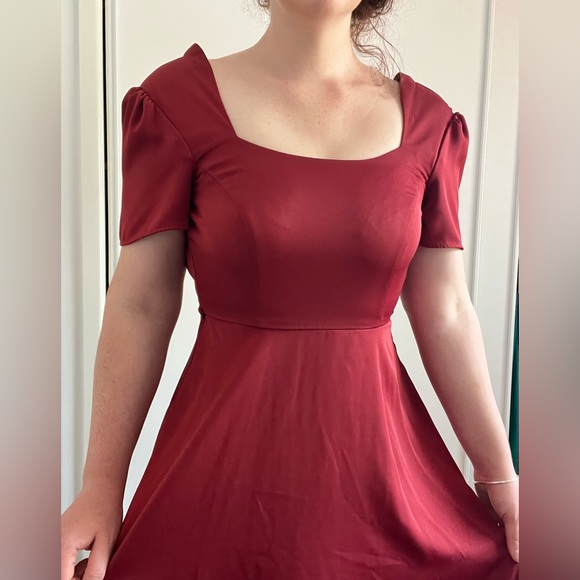 ✨Review ✨ Maroon Tea Dress - Picture 2 of 6